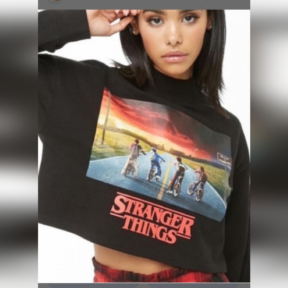 Forever 21 Stranger Things Netflix Tv Show Graphic Cropped Long Sleeve Med